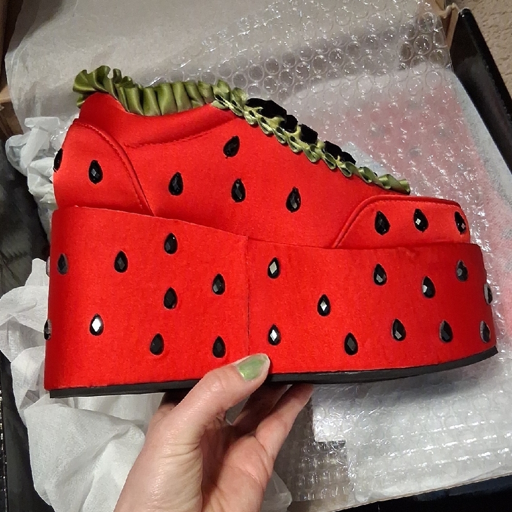 NEW DollsKill STRAWBERRY SHORTCAKE COLLABORATION Platforms, Size 5 - Picture 5 of 7